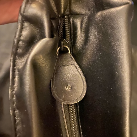 Hello kitty black messenger bag - Picture 6 of 7